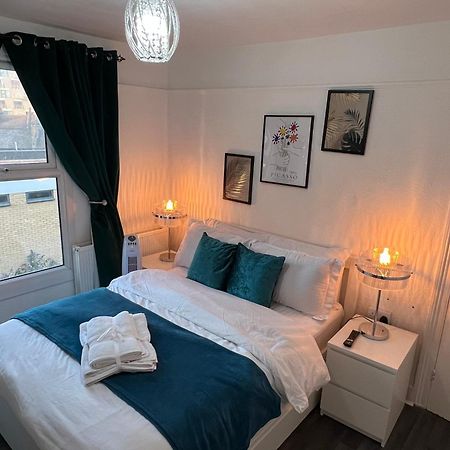 Appartamento Luxury 1Bed Holiday Flat-10 Minutes From London Bridge & 3Mins Walk To Lewisham Dlr Esterno foto