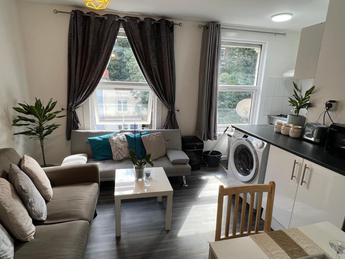 Appartamento Luxury 1Bed Holiday Flat-10 Minutes From London Bridge & 3Mins Walk To Lewisham Dlr Esterno foto
