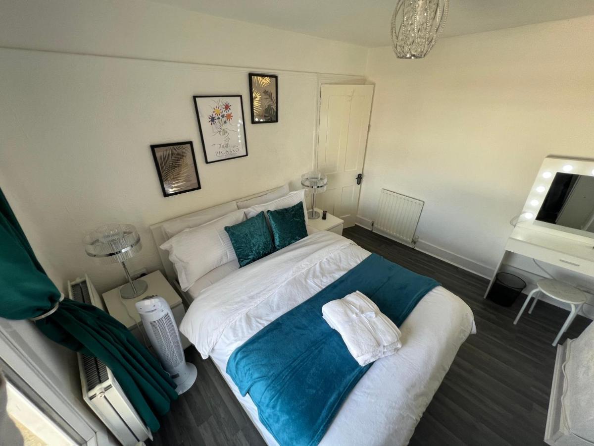 Appartamento Luxury 1Bed Holiday Flat-10 Minutes From London Bridge & 3Mins Walk To Lewisham Dlr Esterno foto