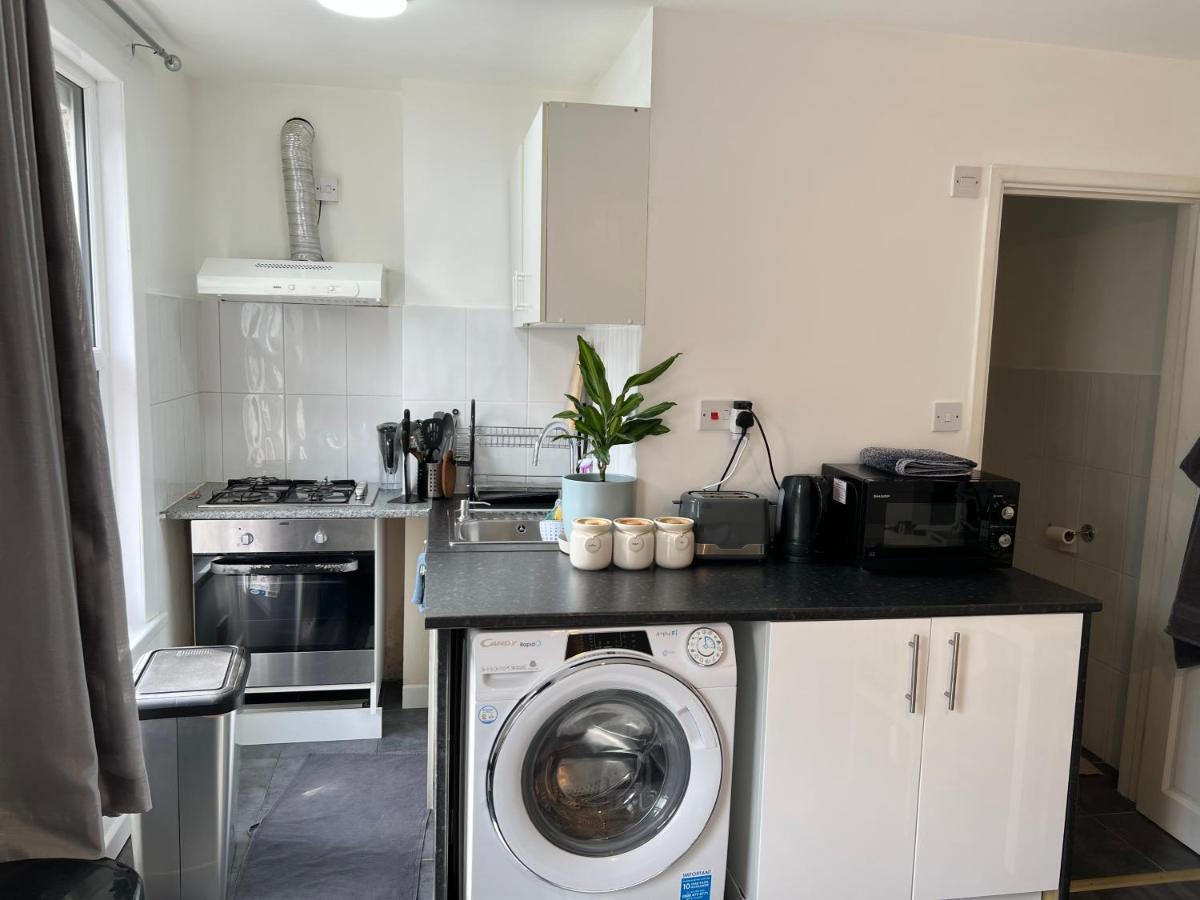 Appartamento Luxury 1Bed Holiday Flat-10 Minutes From London Bridge & 3Mins Walk To Lewisham Dlr Esterno foto