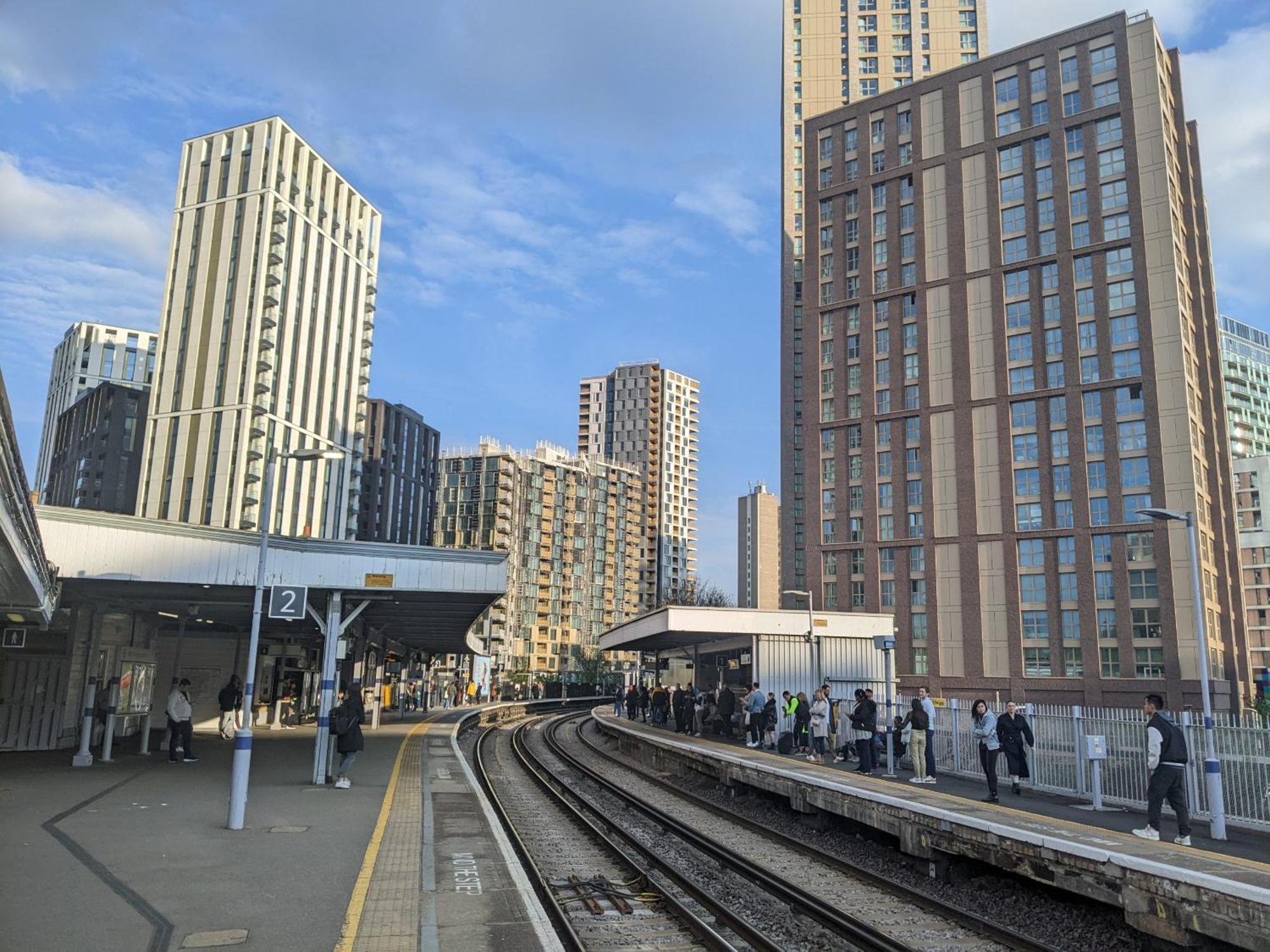 Appartamento Luxury 1Bed Holiday Flat-10 Minutes From London Bridge & 3Mins Walk To Lewisham Dlr Esterno foto